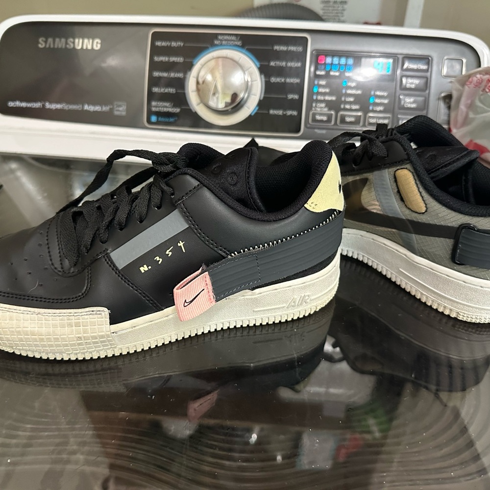 Nike Air Force 1s n. 354 women’s size 6